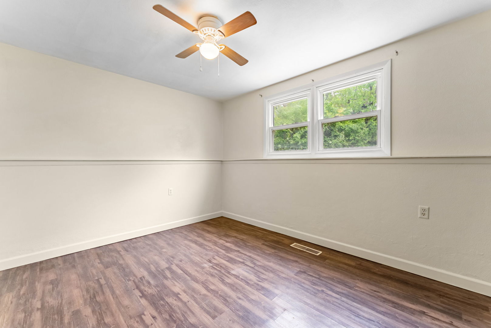 1109 8th Avenue Silvis, IL 61282 - Photo 5 of 11