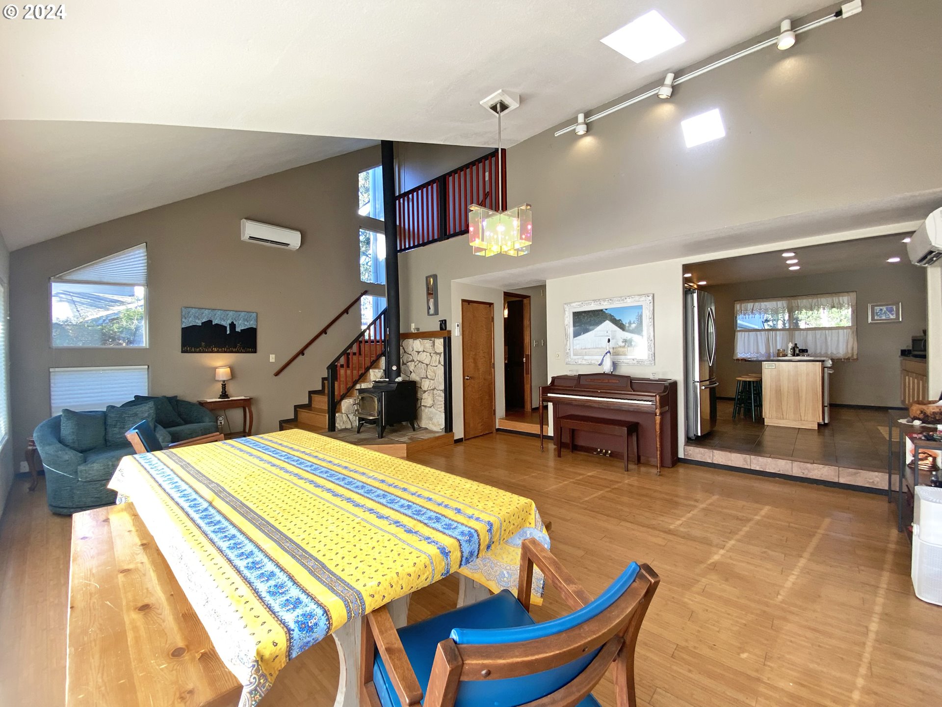 270 Allen Lane Brookings, OR 97415 - Photo 13 of 47 Dining Room