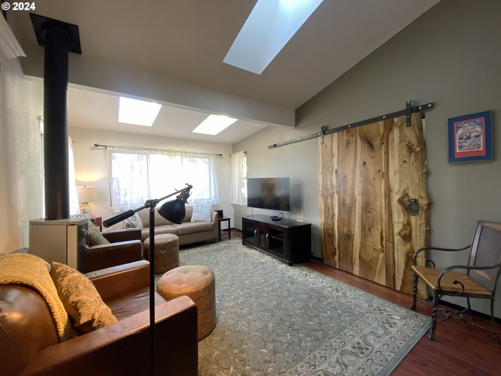 270 Allen Lane Brookings, OR 97415 - Photo 19 of 47 Family Room