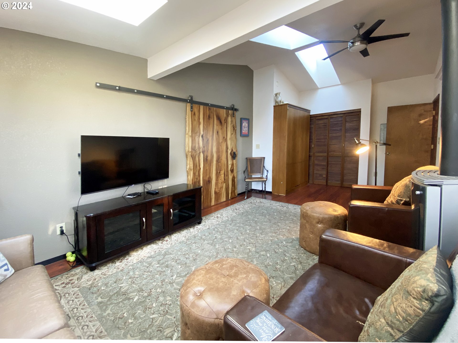 270 Allen Lane Brookings, OR 97415 - Photo 20 of 47 Family Room