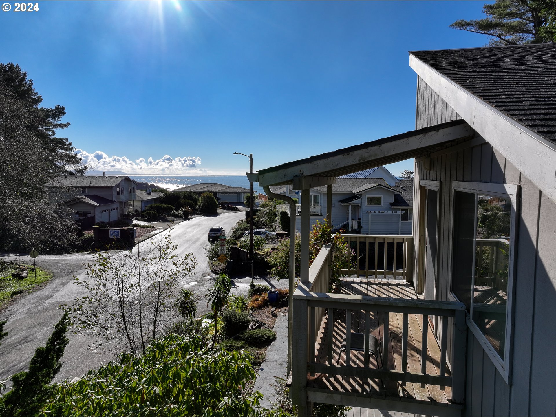 270 Allen Lane Brookings, OR 97415 - Photo 22 of 47 Deck