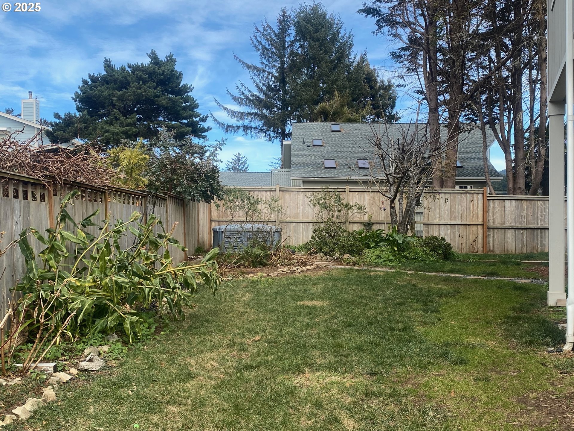 270 Allen Lane Brookings, OR 97415 - Photo 31 of 47 Yard