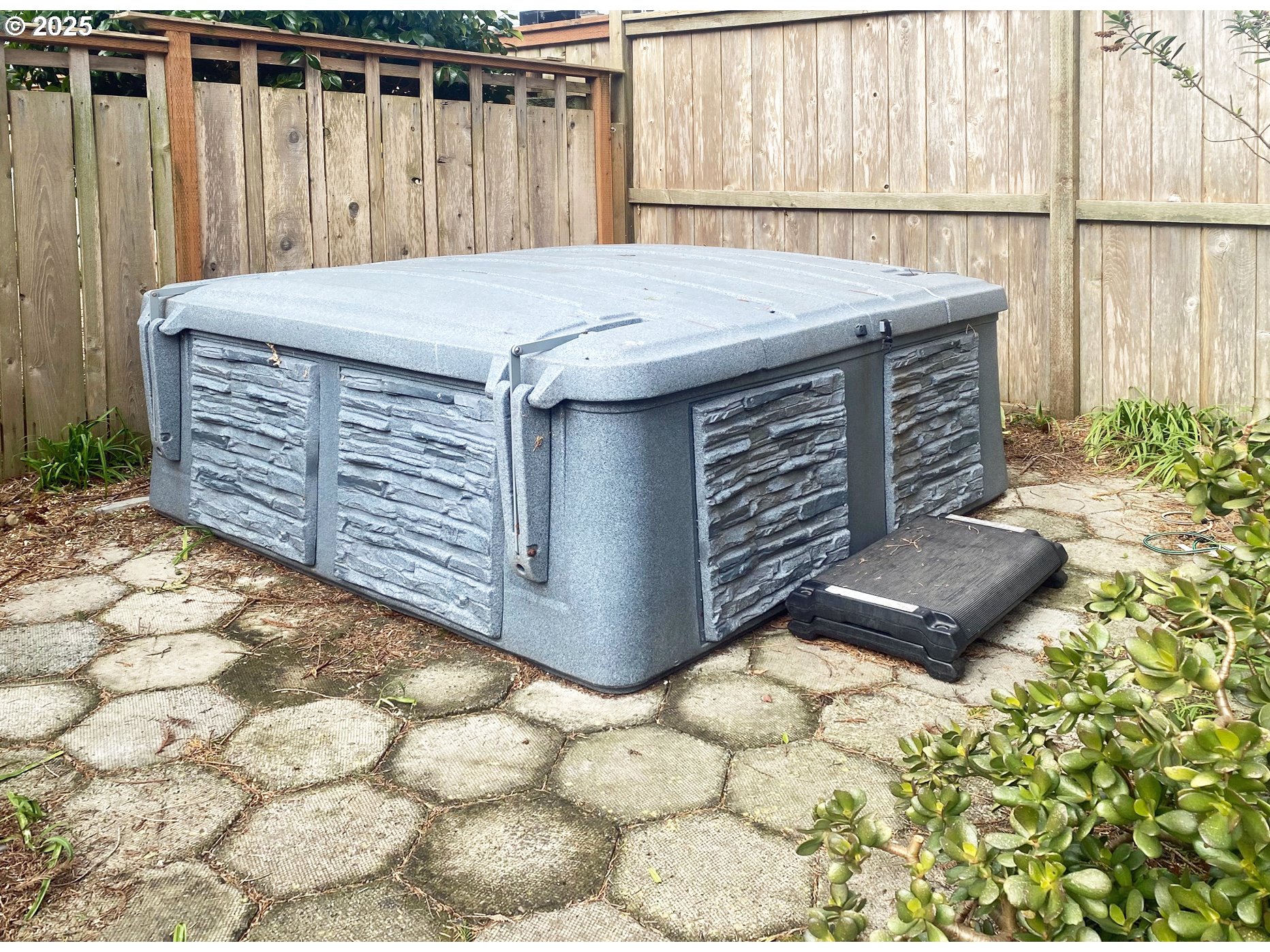 270 Allen Lane Brookings, OR 97415 - Photo 32 of 47 Hot Tub