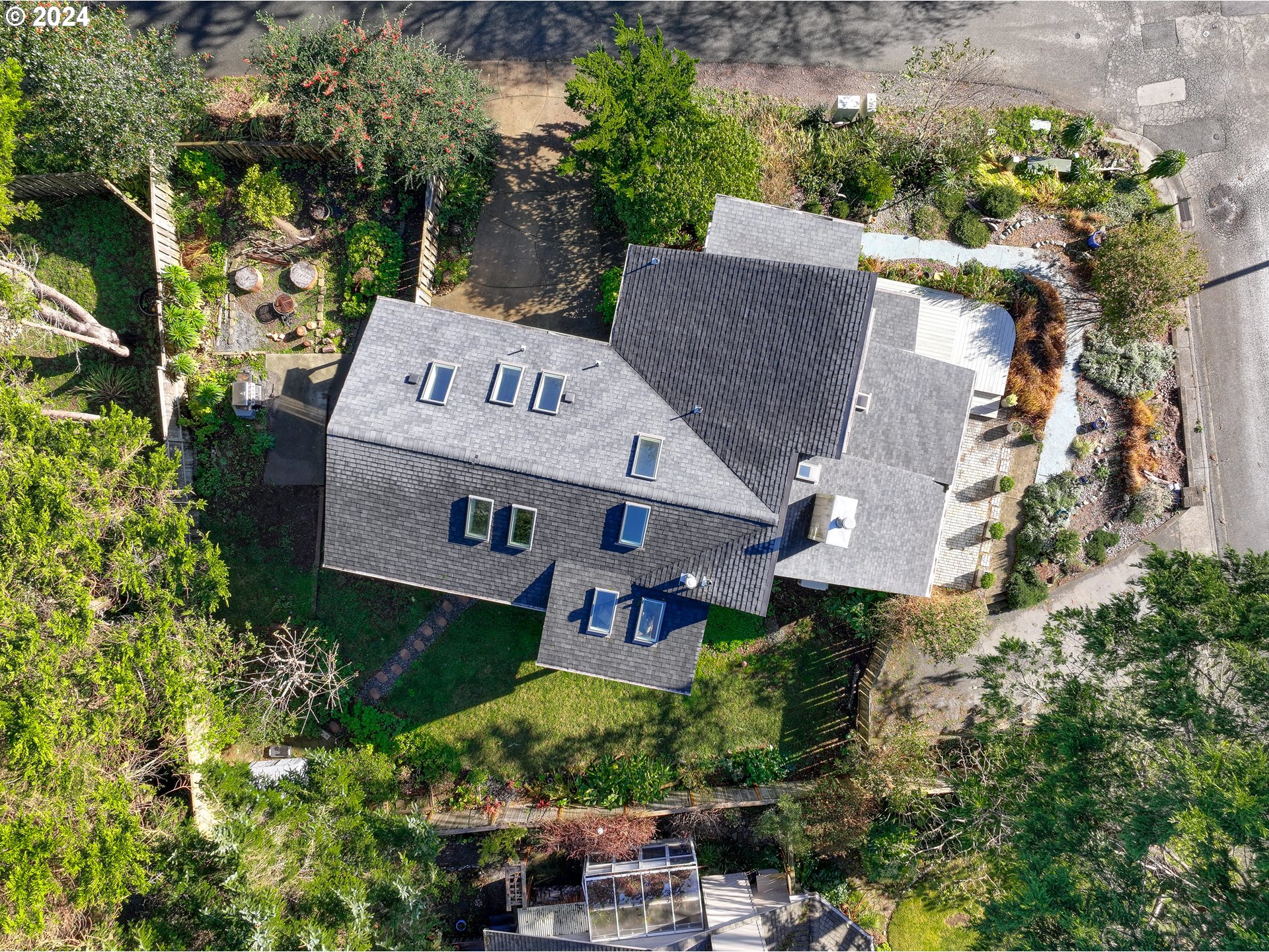 270 Allen Lane Brookings, OR 97415 - Photo 34 of 47 Yard