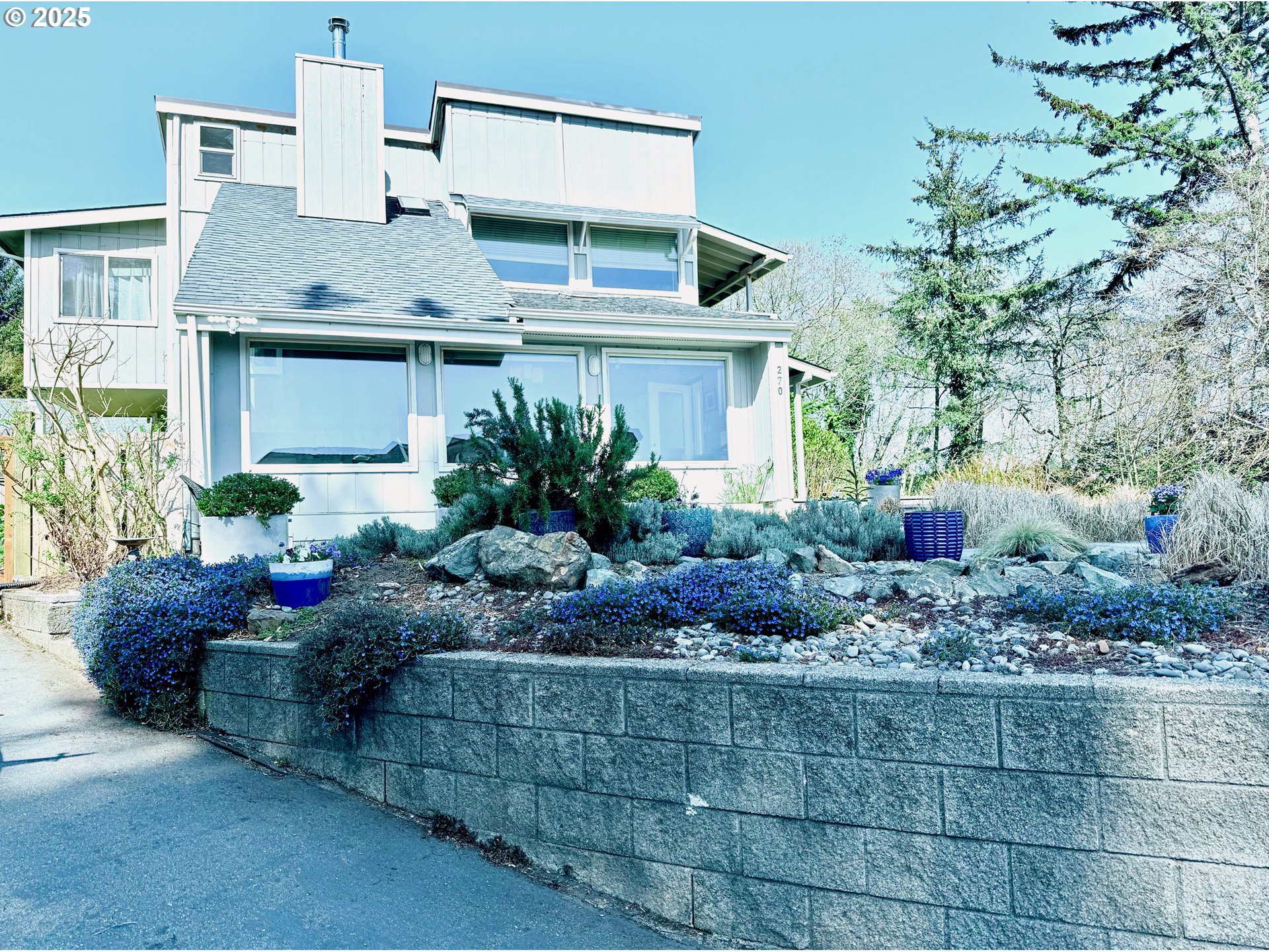 270 Allen Lane Brookings, OR 97415 - Photo 4 of 47