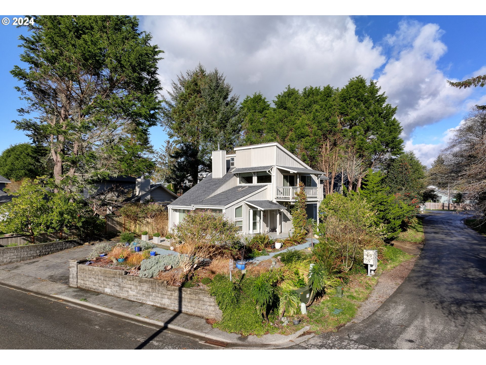 270 Allen Lane Brookings, OR 97415 - Photo 5 of 47 View