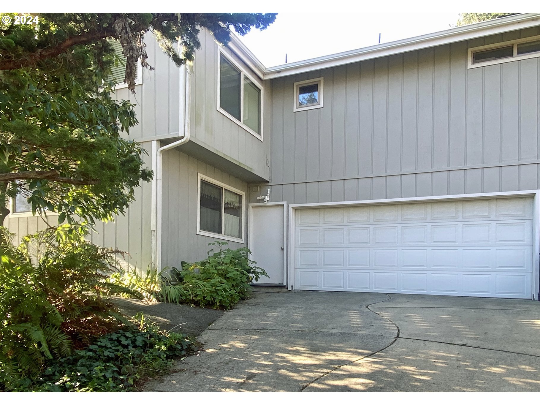270 Allen Lane Brookings, OR 97415 - Photo 8 of 47 Garage