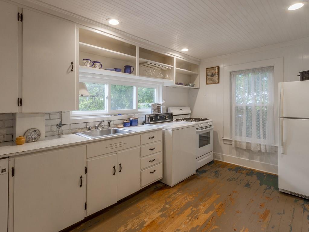 29 Jordan Pond Road Seal Harbor, ME 04675 - Photo 21 of 25 The country kitchen has room for a...