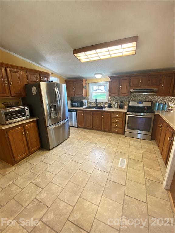 195 Dale Road Spruce Pine, NC 28777 - Photo 28 of 39 Gallery Image 28
