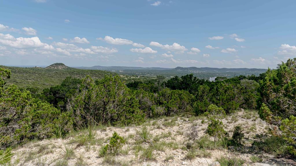 691 Cedar Pass Road Pipe Creek, TX 78063 - Photo 5 of 12 Gallery Image 5