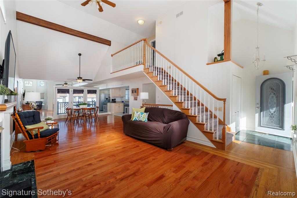 6460 Marble Lane Flushing, MI 48433 - Photo 2 of 44