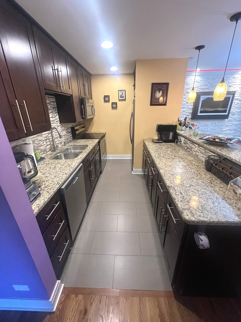 804 East Old Willow Road, Unit 108 Prospect Heights, IL 60070 - Photo 5 of 46