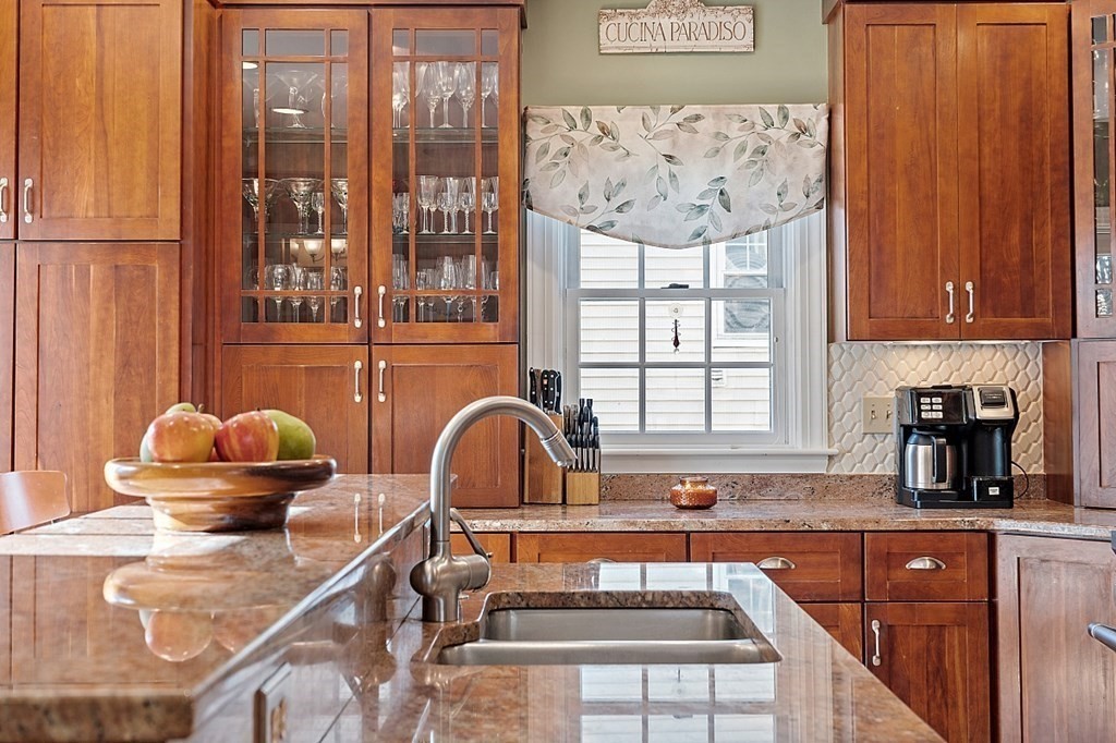119 Barnard Road Worcester, MA 01605 - Photo 3 of 34 Gallery Image 3