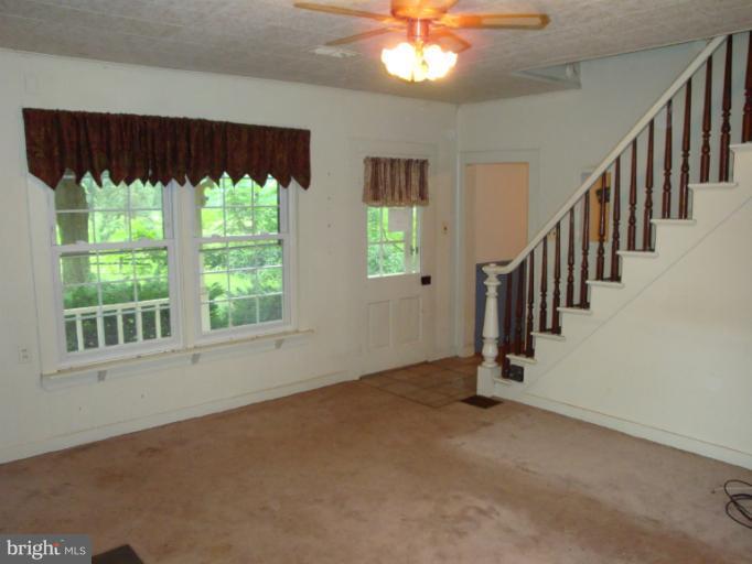 13501 Old Frederick Road Rocky Ridge, MD 21778 - Photo 21 of 30 Living Room
