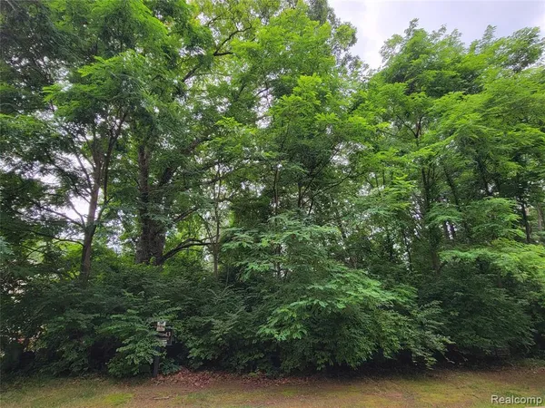 $144,900 | Lot 43 Pinemont Drive, Brighton, MI 48116