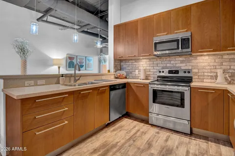 $475,000 | 1 East Lexington Avenue, Unit 1001, Phoenix, AZ 85012