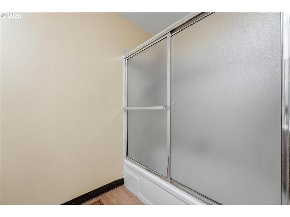 892 Northeast 28th Street Gresham, OR 97030 - Photo 18 of 24 a picture of door