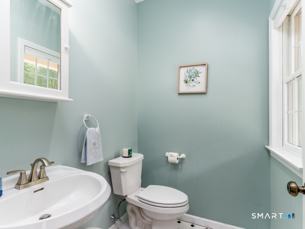 34 R Goldfinch Road Durham, CT 06422 - Photo 15 of 36 Half bathroom