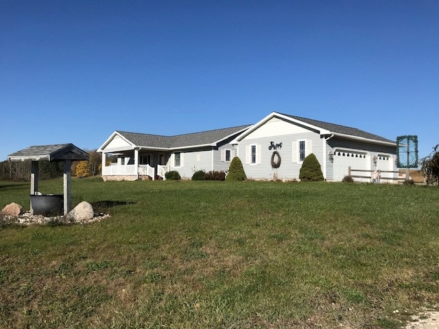 8185 East 48 Road Cadillac, MI 49601 - Photo 6 of 91 1854324-5.JPG