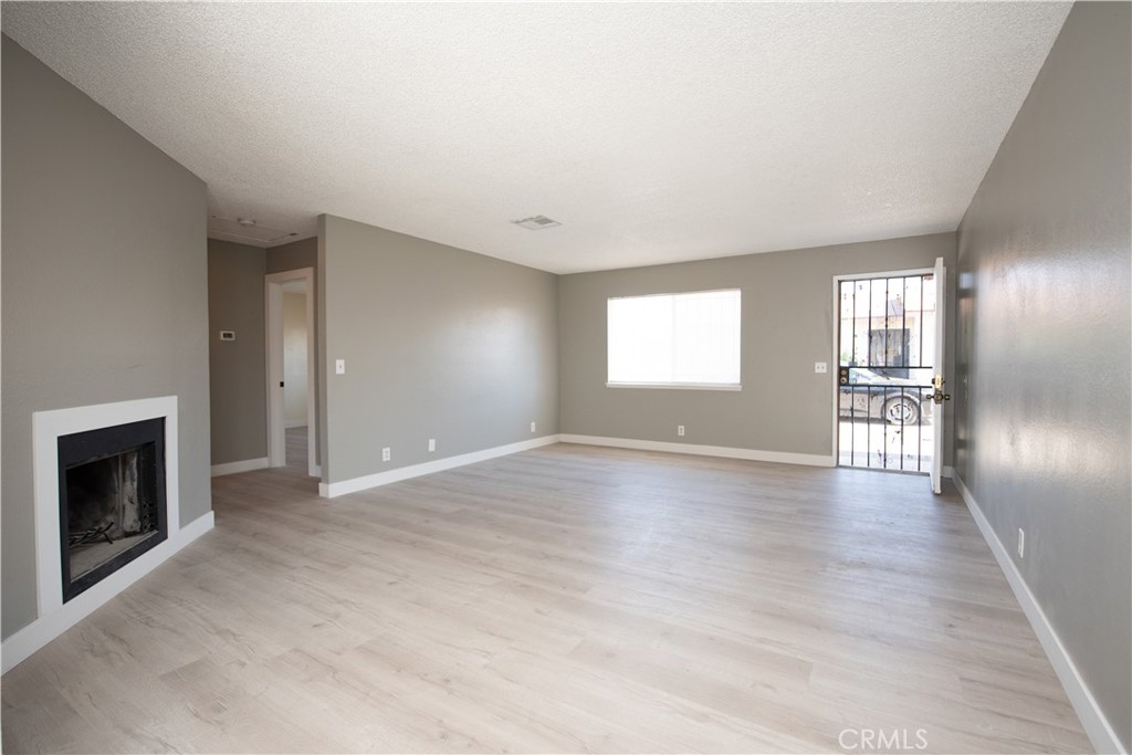 12212 Kiowa Road, Unit 4 Apple Valley, CA 92308 - Photo 8 of 13