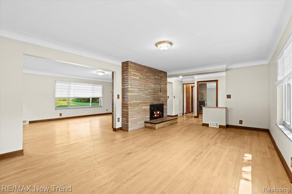 33266 Raphael Road Farmington Hills, MI 48336 - Photo 7 of 36
