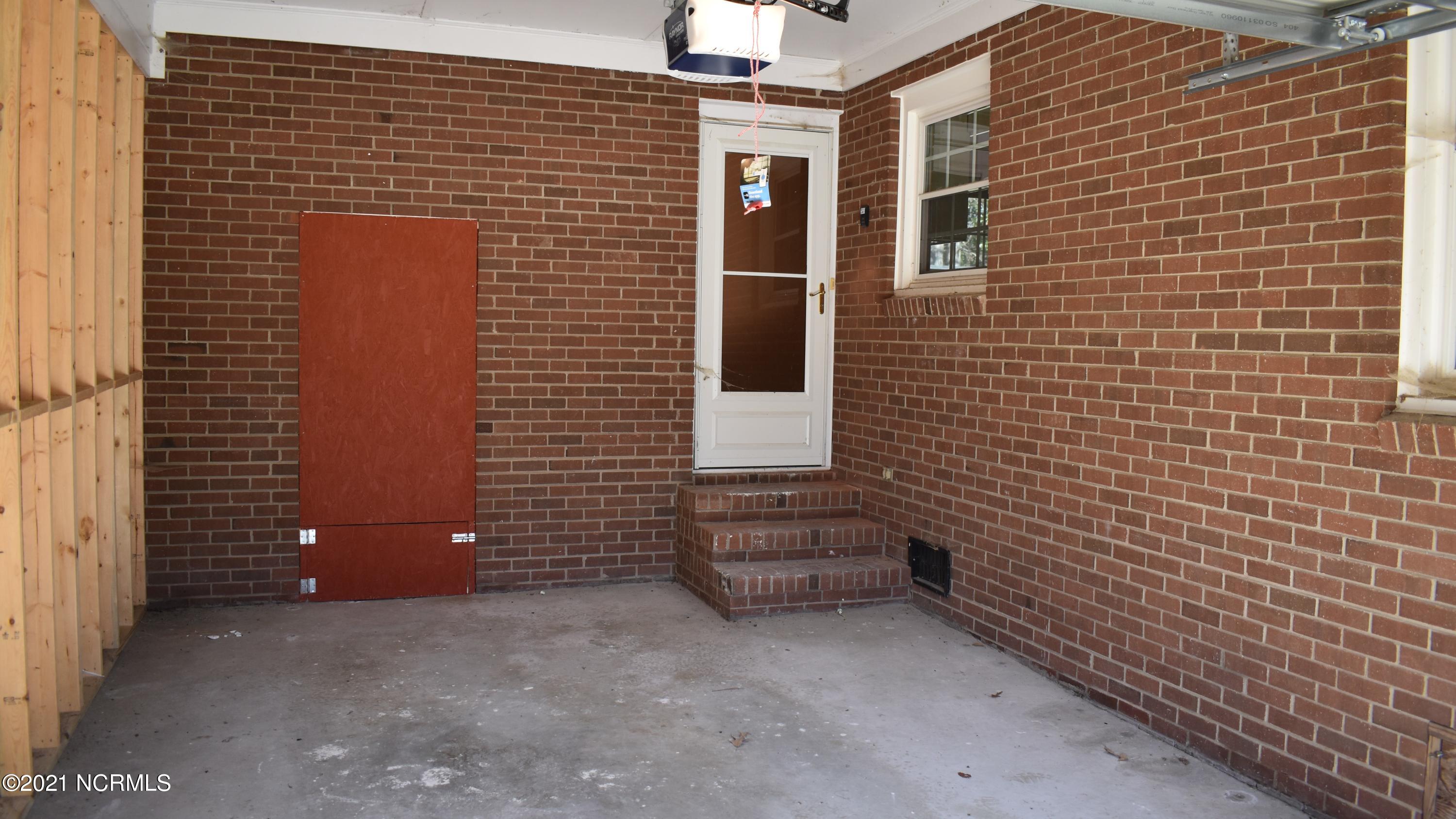 1222 Buxton Road Northwest Wilson, NC 27896 - Photo 21 of 25 garage
