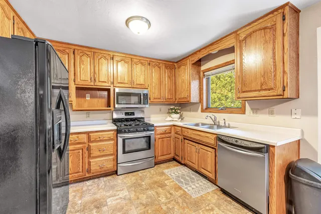 $380,000 | 1213 Danena Drive, De Pere, WI 54115