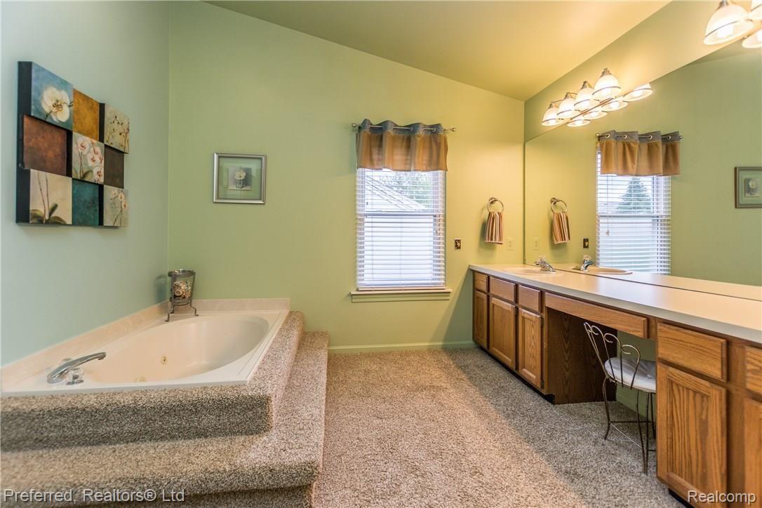 6825 Carlton Road Canton, MI 48187 - Photo 27 of 31 DSC_8910.jpg