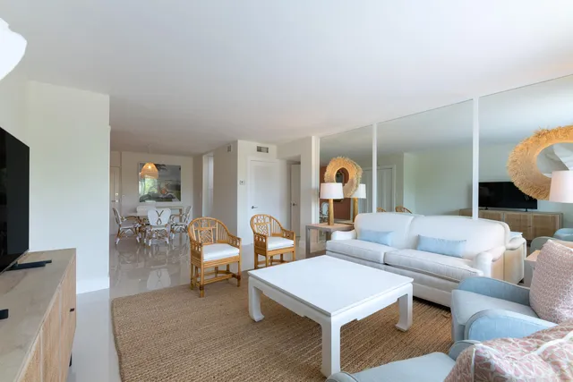 $9,400 | 170 North Ocean Boulevard, Unit 312, Palm Beach, FL 33480