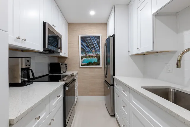 $9,400 | 170 North Ocean Boulevard, Unit 312, Palm Beach, FL 33480