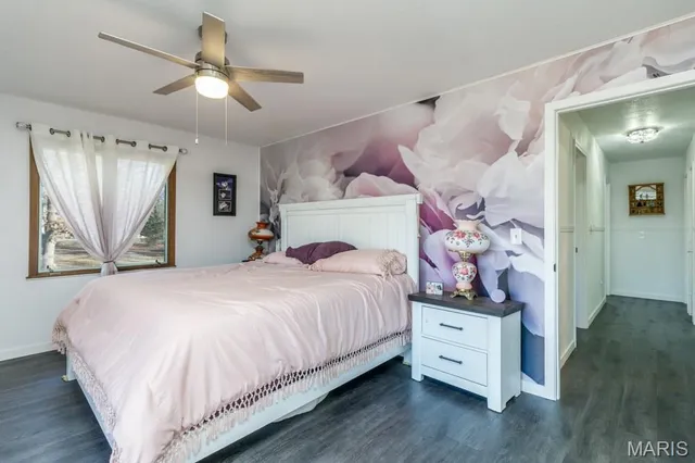 $284,900 | 20193 Southwest Oakwood Drive, Lebanon, MO 65536