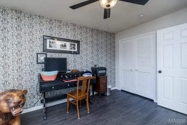 $284,900 | 20193 Southwest Oakwood Drive, Lebanon, MO 65536