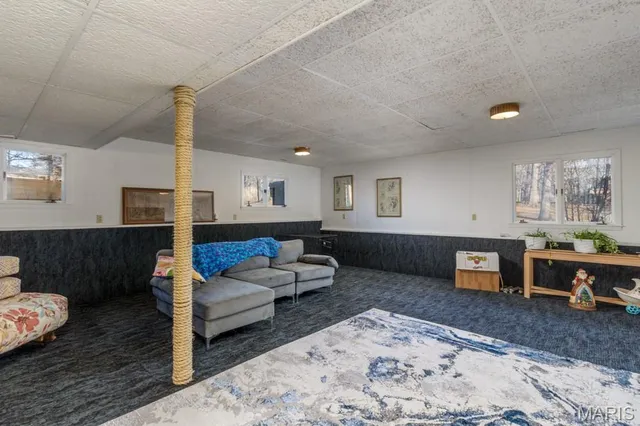 $284,900 | 20193 Southwest Oakwood Drive, Lebanon, MO 65536