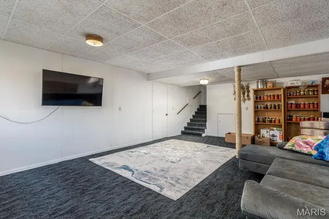 $284,900 | 20193 Southwest Oakwood Drive, Lebanon, MO 65536