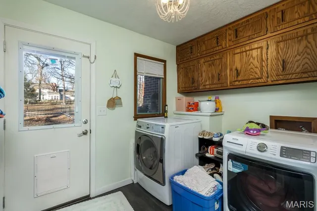 $284,900 | 20193 Southwest Oakwood Drive, Lebanon, MO 65536