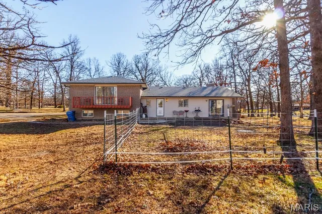 $284,900 | 20193 Southwest Oakwood Drive, Lebanon, MO 65536