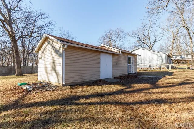 $284,900 | 20193 Southwest Oakwood Drive, Lebanon, MO 65536