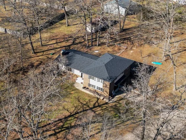 $284,900 | 20193 Southwest Oakwood Drive, Lebanon, MO 65536