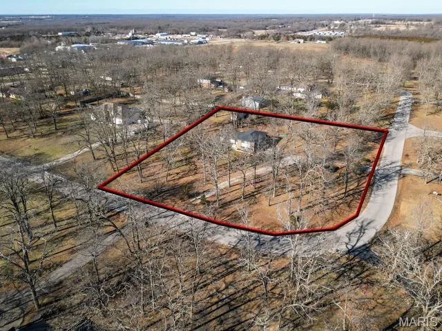 $284,900 | 20193 Southwest Oakwood Drive, Lebanon, MO 65536