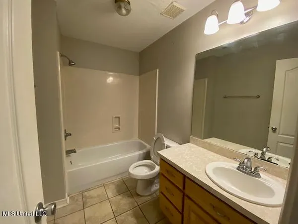 $950 | 5801 Brittany Avenue, Unit B, Biloxi, MS 39532