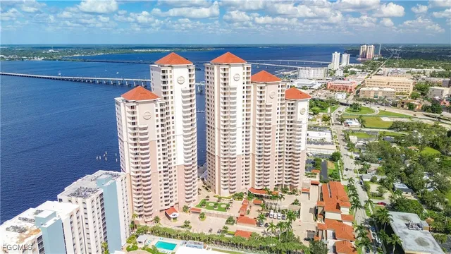 $375,000 | 2090 West First Street, Unit I409, Fort Myers, FL 33901