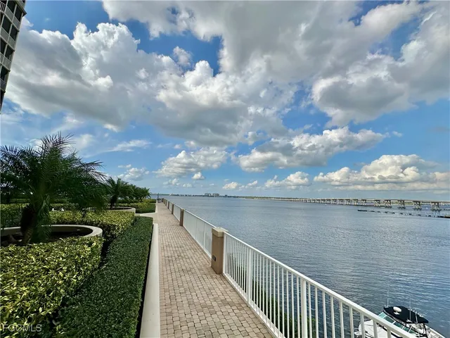 $375,000 | 2090 West First Street, Unit I409, Fort Myers, FL 33901