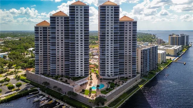 $375,000 | 2090 West First Street, Unit I409, Fort Myers, FL 33901