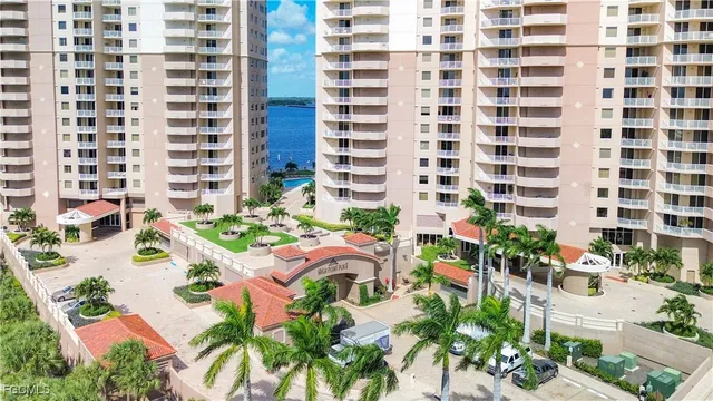 $375,000 | 2090 West First Street, Unit I409, Fort Myers, FL 33901