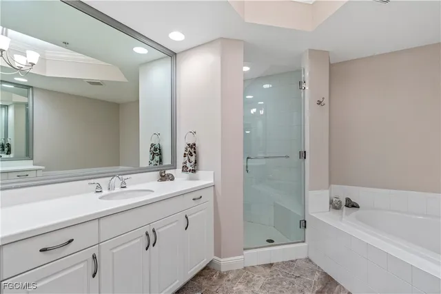 $375,000 | 2090 West First Street, Unit I409, Fort Myers, FL 33901