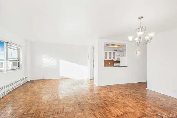 $2,450 | 6 Fordham Hill Ovl, Unit 15F | University Heights