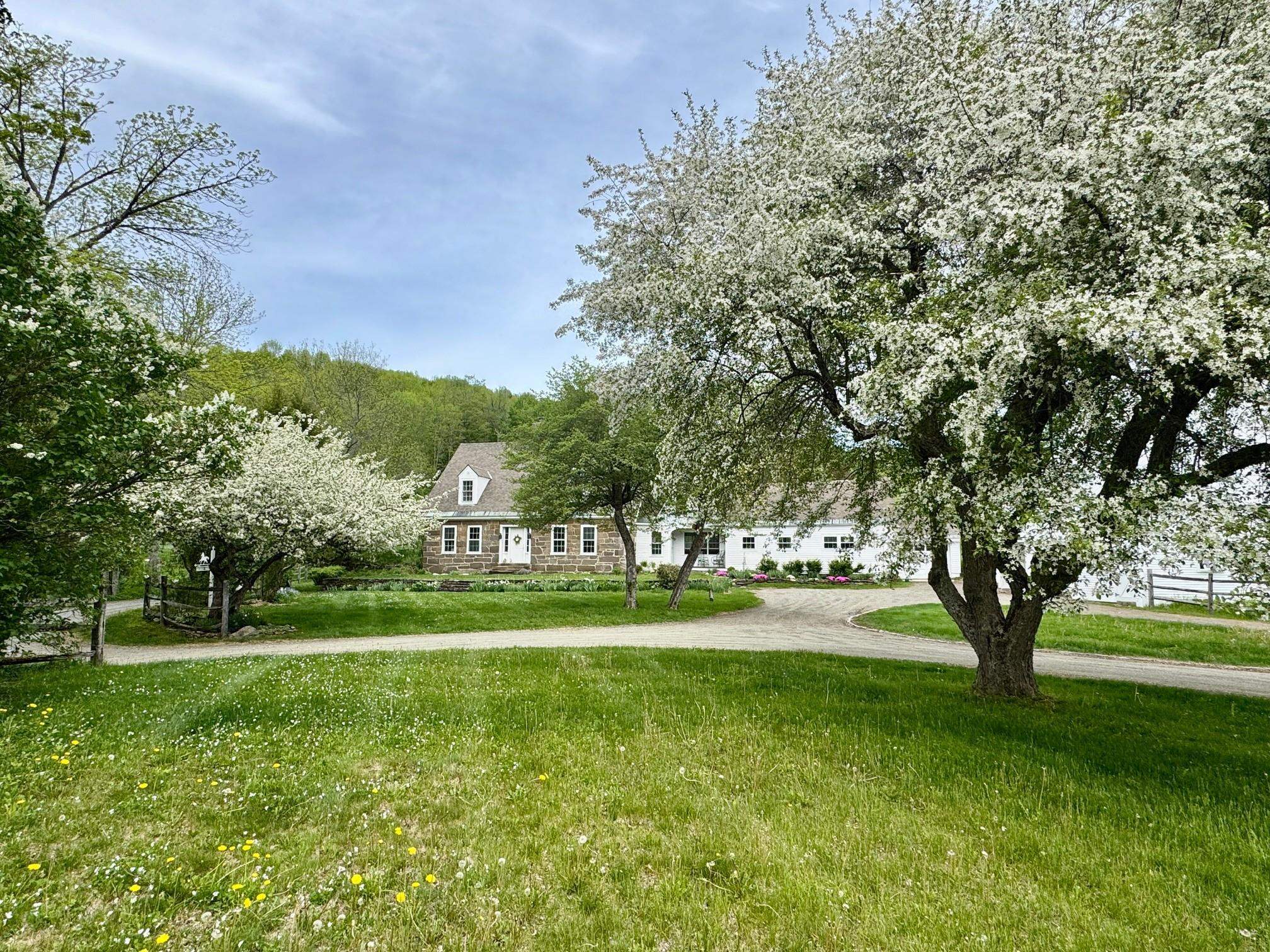 473 Kendall Road Woodstock, VT 05091 - Photo 2 of 60