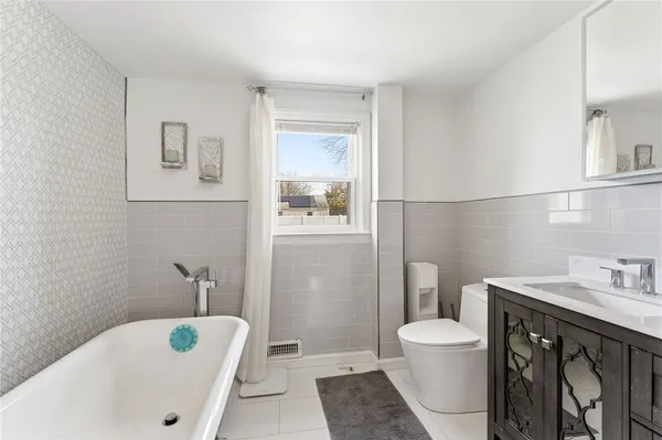 $399,900 | 136 Missouri Drive, Warwick, RI 02886