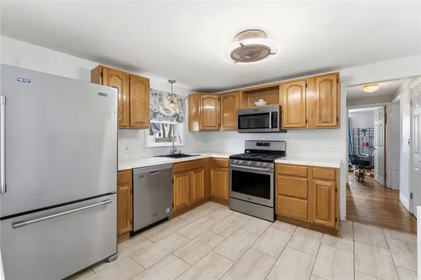 $399,900 | 136 Missouri Drive, Warwick, RI 02886