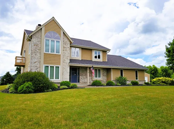 $584,900 | W291S6773 East Woods Court, Mukwonago, WI 53149